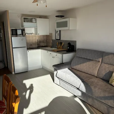 Pour 2-3 Personnes Vue Mer, A 30m De La Plage, Avec Linge De Lit Et Menage Inclus *